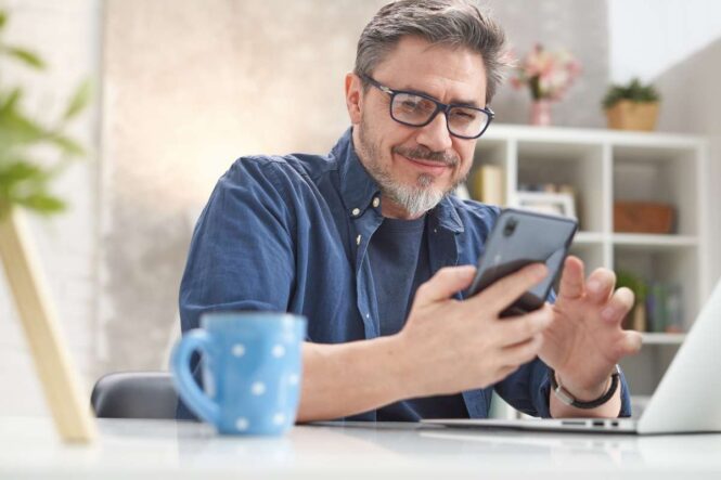 celular no trabalho